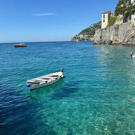 Alizee Near Amalfi Ferries & Old Town