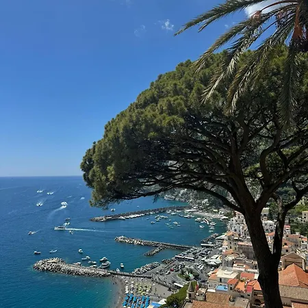 Alizee Near Amalfi Ferries & Old Town Apartament