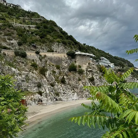 Alizee Near Amalfi Ferries & Old Town Apartament